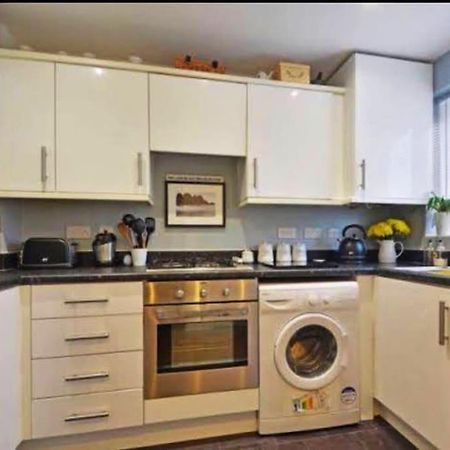 Sunny Family 4-Sleeper Near Newquays Top Beaches Newquay  Bagian luar foto