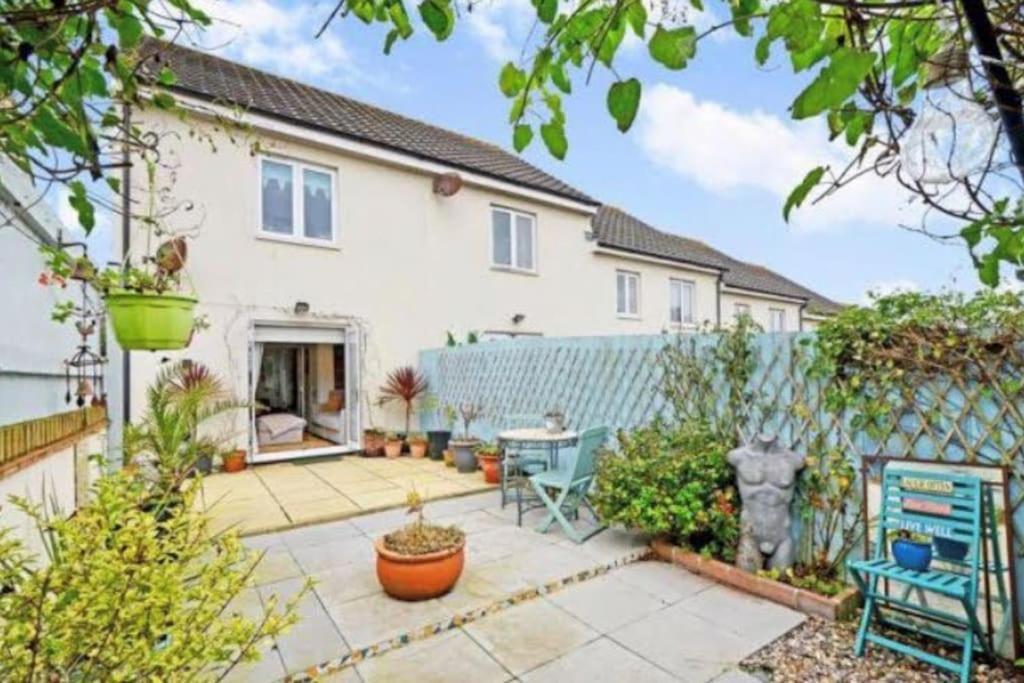 Sunny Family 4-Sleeper Near Newquays Top Beaches Newquay  Bagian luar foto