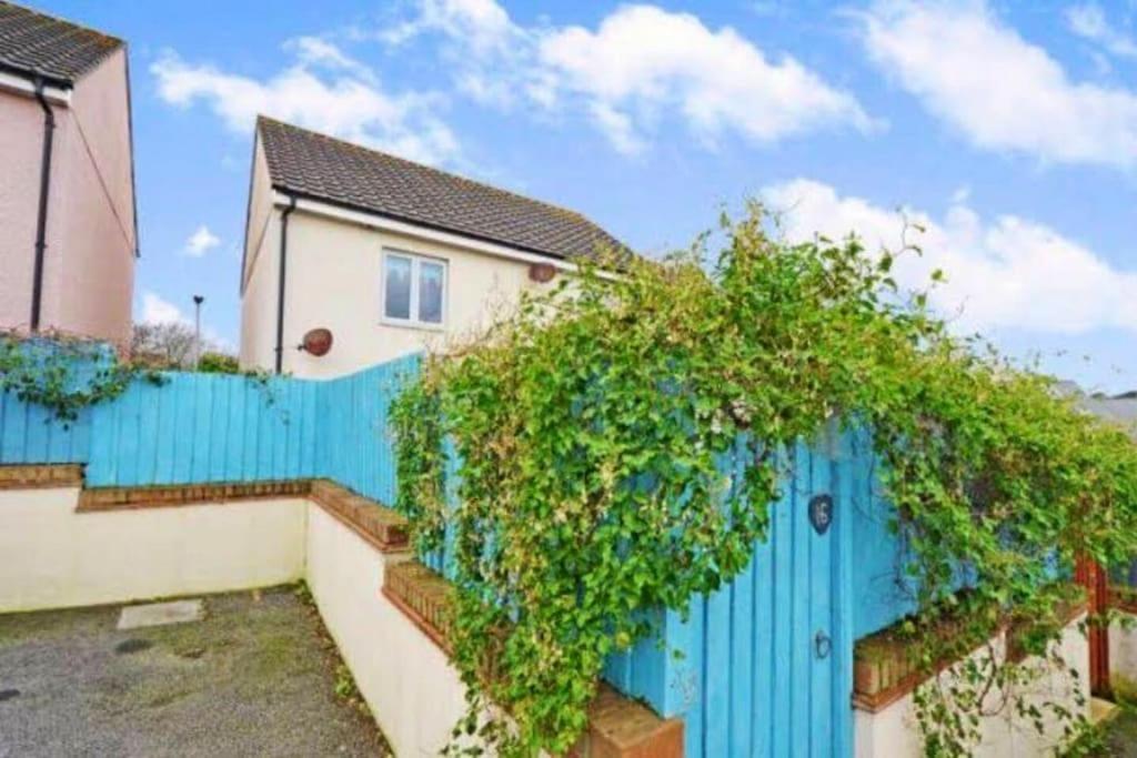 Sunny Family 4-Sleeper Near Newquays Top Beaches Newquay  Bagian luar foto