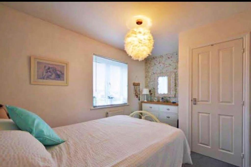 Sunny Family 4-Sleeper Near Newquays Top Beaches Newquay  Bagian luar foto